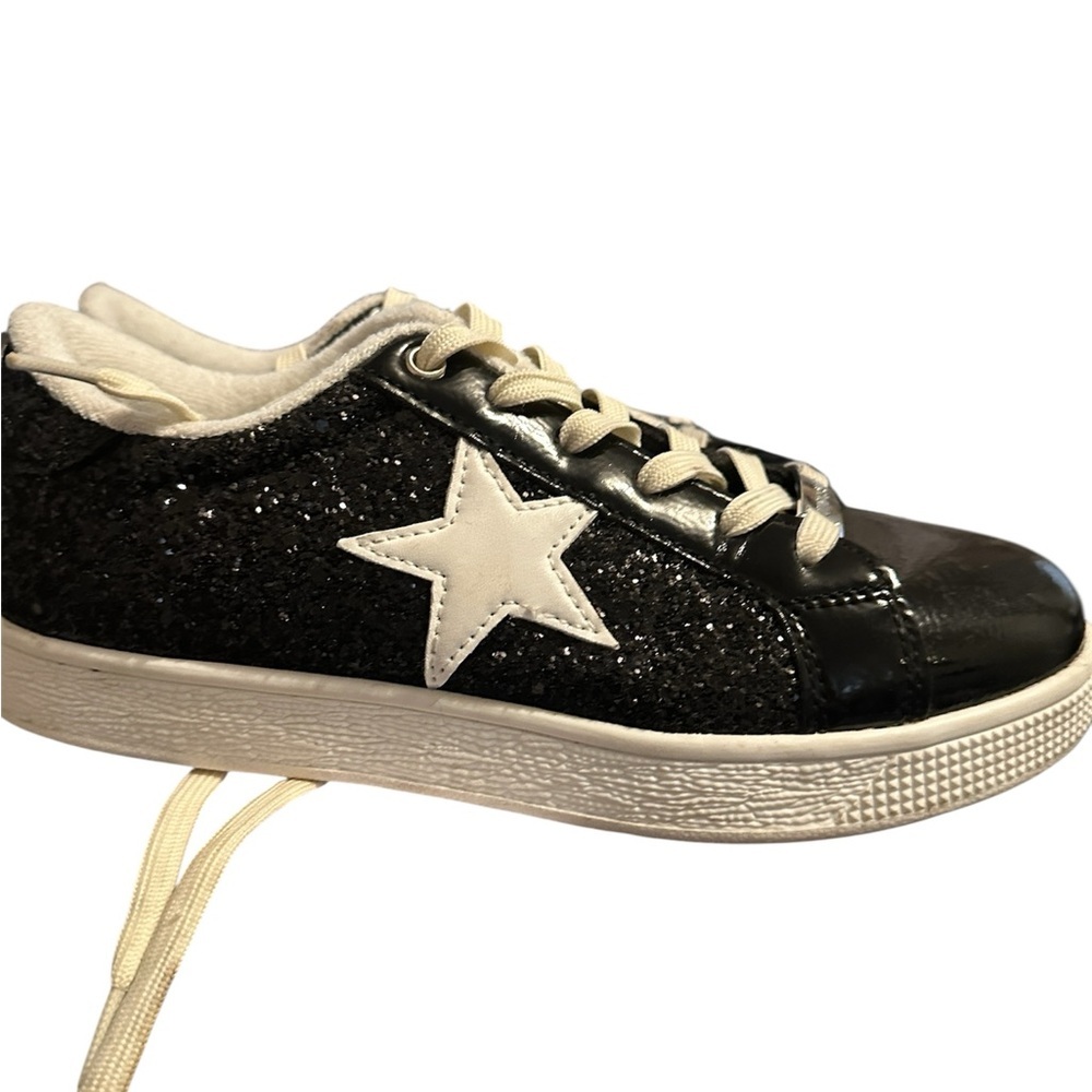 LUCKY STEP Glitter Sneakers Lace up Fashion Sneakers black  GLITTER. SIZE 7